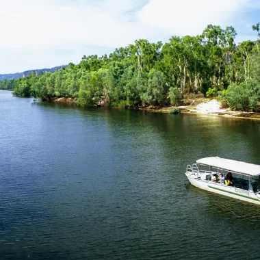 jumping crocodile tour darwin